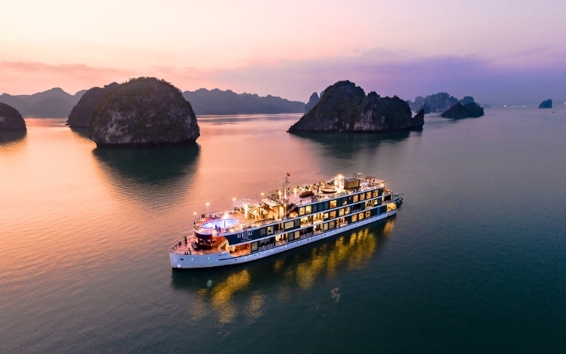 Croisière dans la baie d'Halong