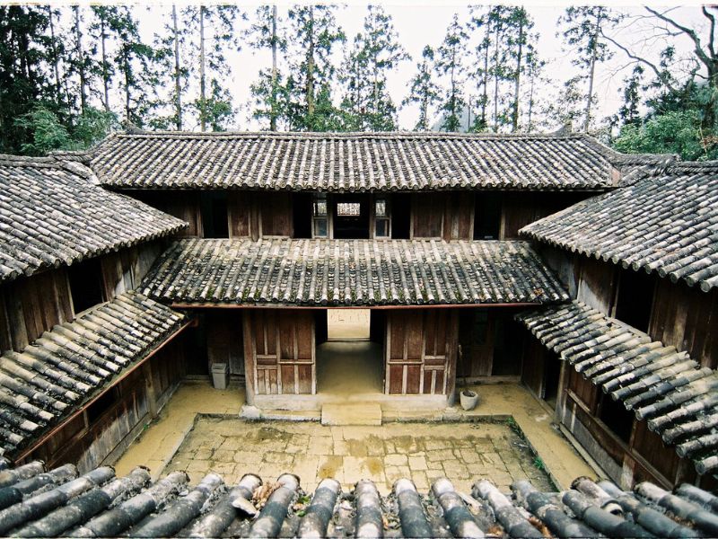 Le palais du roi H’mong avant sa restauration