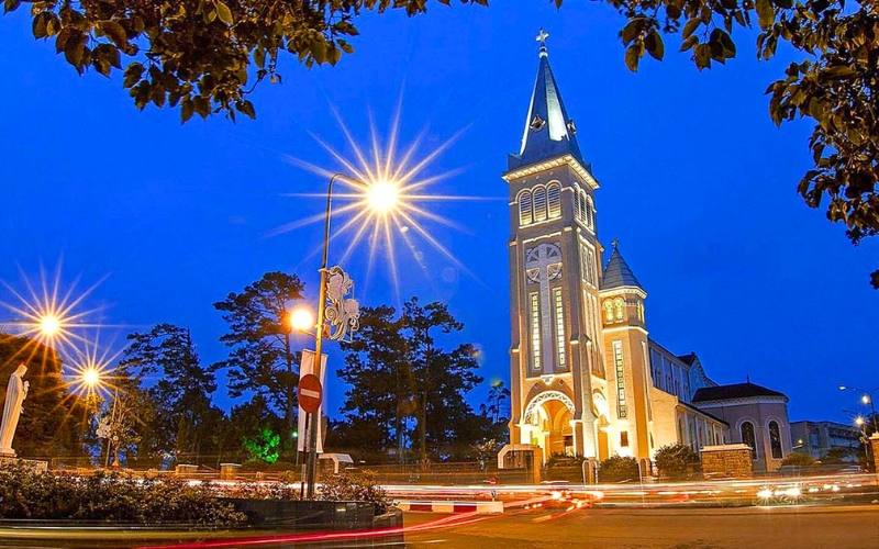 Cathédrale Saint-Nicolas de Dalat (Église du Coq)