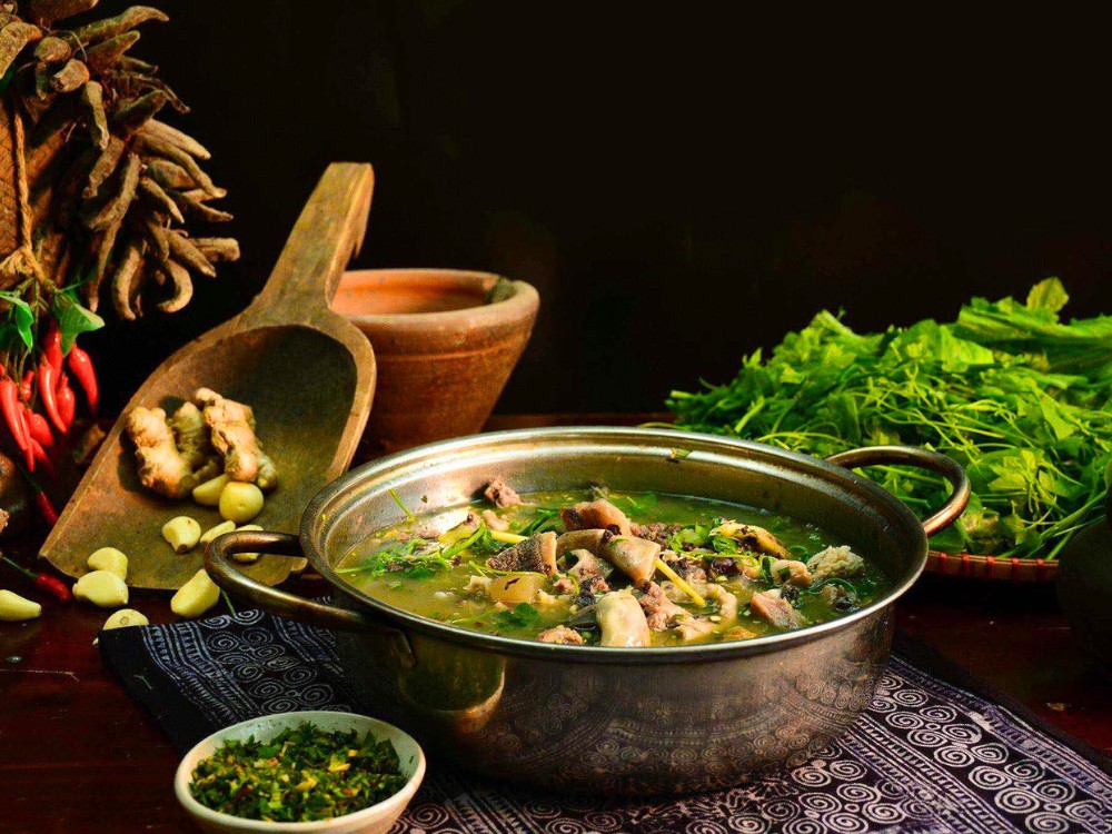 Thang Cô (Ragoût de viande de cheval et d'abats)