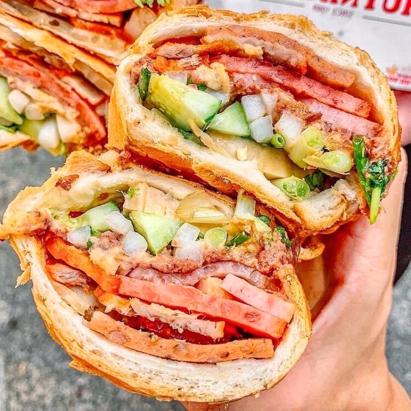 Bánh mì Saigon plats Ho Chi Minh-Ville