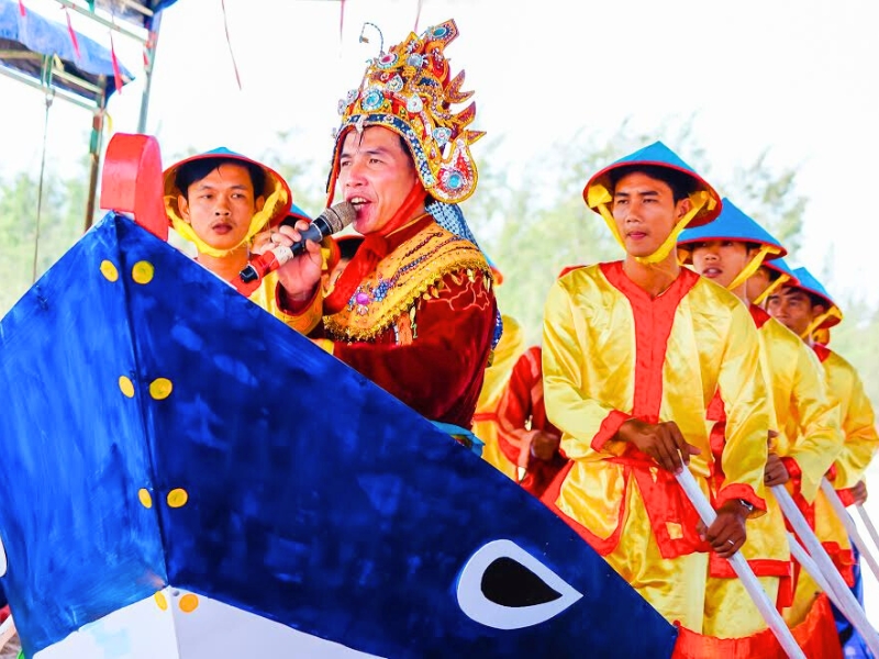 Le Festival de la Baleine, hommage sacré aux protecteurs des pêcheurs vietnamiens