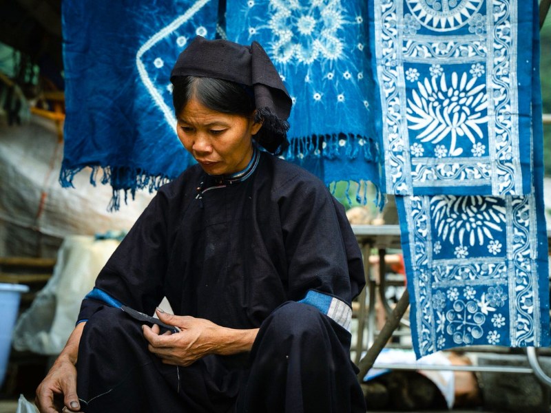 Der vietnamesische Brokat – die Eleganz der ethnischen Minderheiten